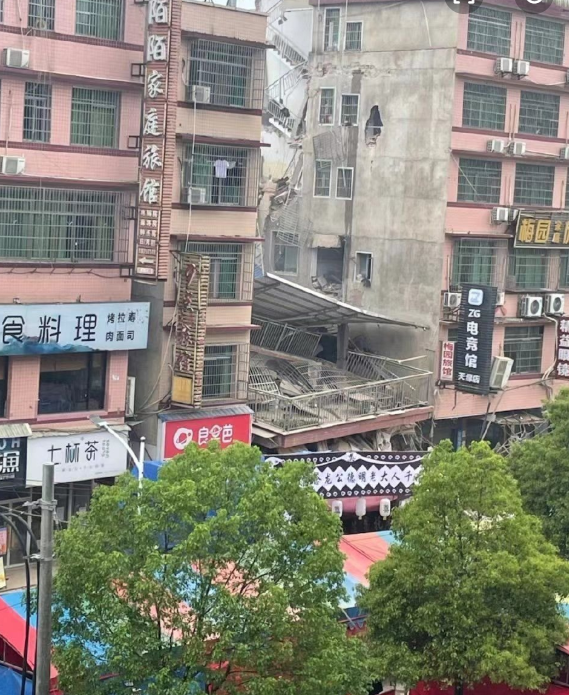 微信群二维码怎么弄永久的呢视频《qq里的群在哪里找》