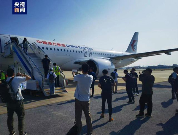 C919载客飞抵成都 开启常态化运营