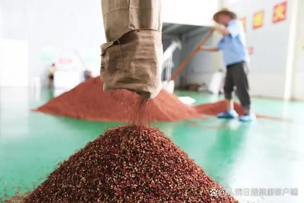 微信加群操作频繁怎么解决《qq群的二维码怎么弄成黑白的》