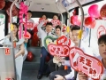 青岛故事｜“宝宝巴士”变身浪漫婚车！公交小夫妻举办低碳婚礼，诠释别样幸福