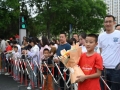 新区护考人：无声陪伴里的城市温度