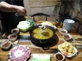 罗平马街：康养旅居中享土鸡盛宴与果园之乐