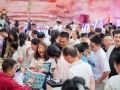 四川泸州“中医夜市”景区里开张！把脉+艾灸+八段锦 游客边逛边养生