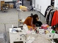 二手奢侈品店员“偷梁换柱”，用假货换取真包后低价卖出获利