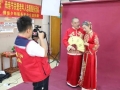祥园社区：情暖夕阳 补拍结婚纪念照