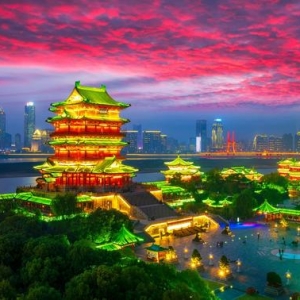 中国著名的四大名楼，迄今都已千年，而北方仅此一座！