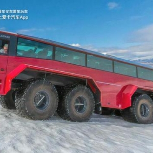 冰岛极地观光巴士 沃尔沃8x8巨轮猛兽