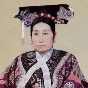 慈禧年轻时有多漂亮？冷艳五世外孙女曝光，网友：简直一模一样 ... ...