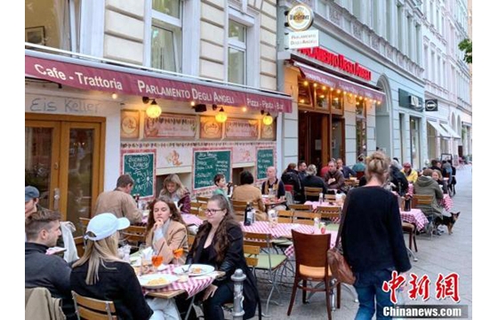 德国柏林户外餐饮解封