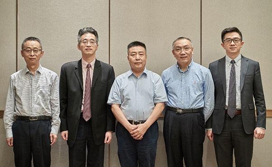 我国雄激素性秃发男性患病率21.3％ 专家：植发并不能完全取代非手术治疗 ... ...