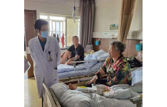 保健品别乱吃！男子每天猛吃8颗维生素致肝衰竭