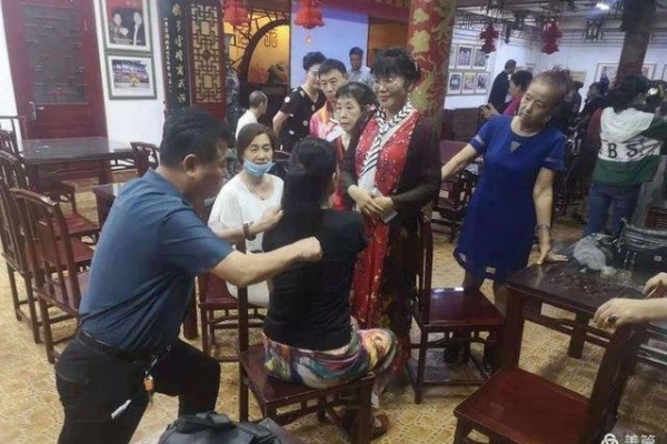 济南市健康保健行业协会举行公益健康讲座和义诊活动