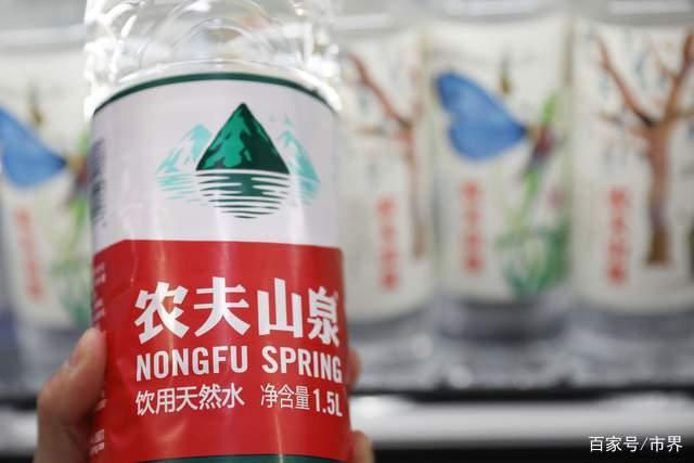 水里有蛆虫？农夫山泉称已报警，市值蒸发3400亿，老板仍为首富 ...