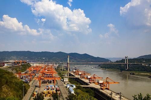 两江新区深度参与西部陆海新通道建设，果园港成西北地区货物重要集散中心 ...