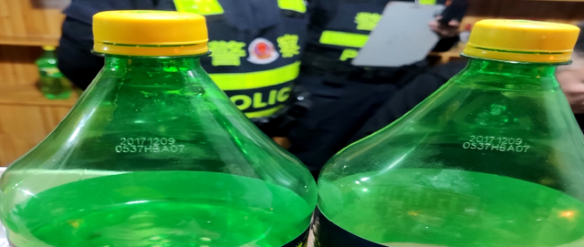 就餐喝到“陈年雪碧”，一查过期近三年！商家质疑顾客串通，官方介入 ...