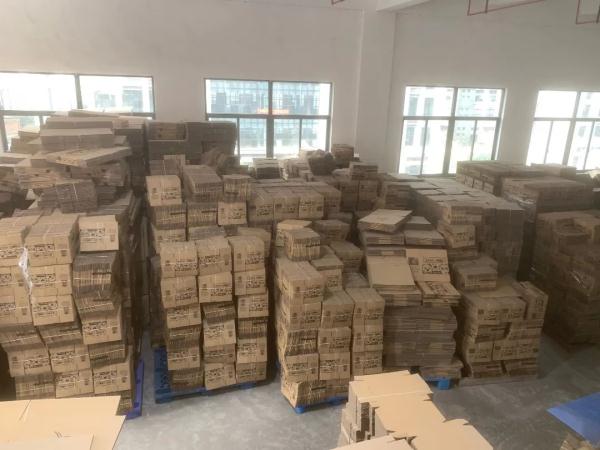 2年120多万个！福州两名90后淘宝店主的包装箱让买家破防