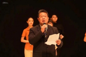 原创舞剧《待到山花烂漫时》首演，钟南山院士向“燃灯校长” 张桂梅发出邀请 ...