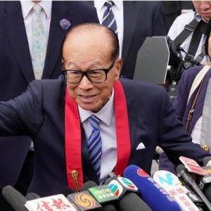 出售100多架飞机！李嘉诚故技重施，再次套现千亿后，离开英国 ...