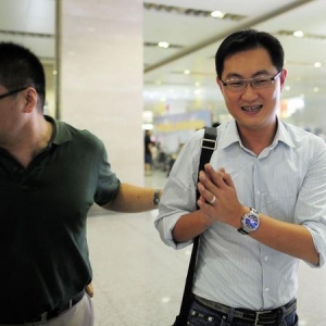 李泽楷曾错卖了腾讯，当年马化腾斥资18亿入股特斯拉，后来咋样了 ...