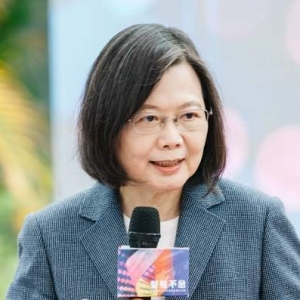 岛内疫情当头蔡英文发视频自吹自擂，宅神怒呛：看什么鬼啦 ...