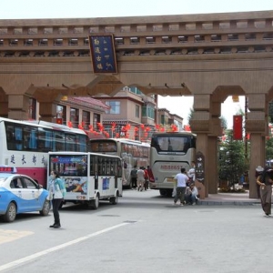 避暑旅游让高原小城火起来