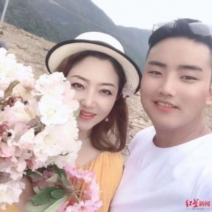 相差17岁“姐弟恋”结婚走红，丈夫回应