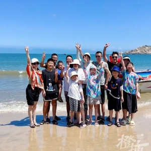 惊险！福建平潭岛1大2小被海浪卷走，4个杭州爸爸接力救人，孩子们在岸边目睹全过程 ...