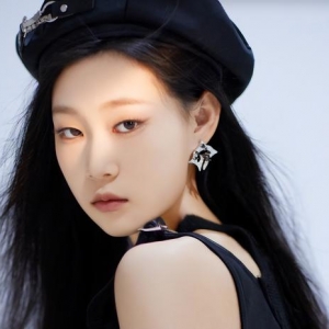 小沈阳久违晒女儿近照，15岁沈佳润“整容式”长大，美到不敢认 ...