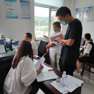 庄河两部门开展便民服务，77岁老太不出岛办好房产公证