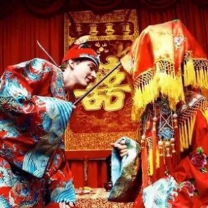 都知道结婚有三金、五金，可是婚庆九宝你知道吗？