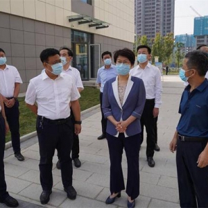 李长萍调研高铁新区项目建设情况
