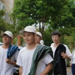 小伙从重庆大学毕业4年后读专科，高考过本科线62分