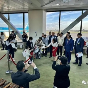 菲律宾旅游部长接机！厦航运载新春中国旅客抵达马尼拉
