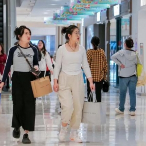 “五一”活动火热开启，曲江新区各大商圈人气旺！