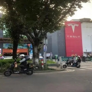 碳酸锂价格十连涨，新能源汽车价格战要结束了吗？