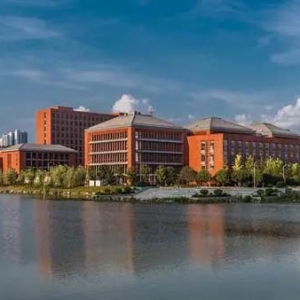 千名准大学生收到“错误”录取通知书，开学到底6月还是9月？