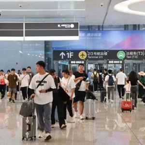 不用走室外啦！杭州萧山国际机场优化旅客“空轨”换乘路线