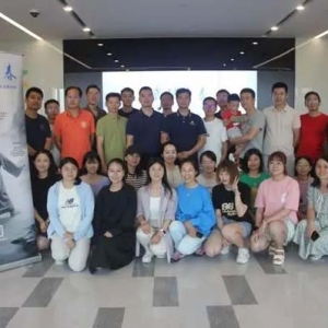 “武动青春”服务湘籍在沪职场｜首场太极体验活动在芒果广场举行