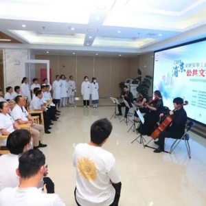 用音乐抚慰心灵！一场温暖美妙的午间音乐会向医务工作者致敬
