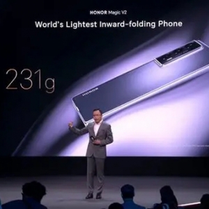科技×时尚？荣耀在IFA 2023推出折叠屏Magic V2和外折概念机荣耀V Purse