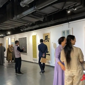 刘建军师生百余幅书画作品展出