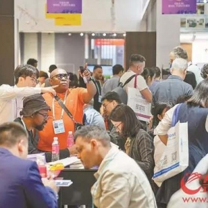 有外商尝试了移动支付“第一单”，有外贸企业收获了“第一桶金”，有服务商输出了一站式解决方案……掘金跨境电商广交会是“支点”
