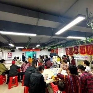 学会爱的表达，马峦社区智慧家长课堂启发居民亲子教育