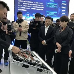 内蒙古和林格尔新区首批超聚变服务器下线
