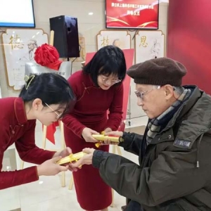 带来更加优质的中医药服务！这两个上海市名中医工作室基层工作站揭牌