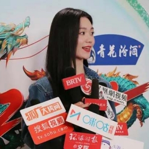多位明星艺人现身北京台春晚录制现场，送上龙年祝福