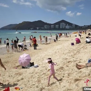 机票价格大幅“跳水”，旅客元宵节错峰游三亚