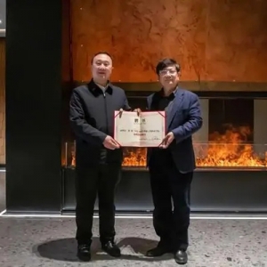 郑强，接连受聘