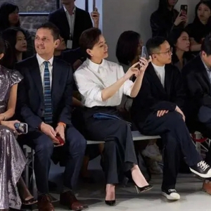 迪阿股份亮相巴黎时装周，中国高级珠宝反向攻略欧洲
