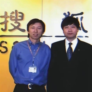 张朝阳送物理书 雷军：一直以为我物理还可以 结果直接跪